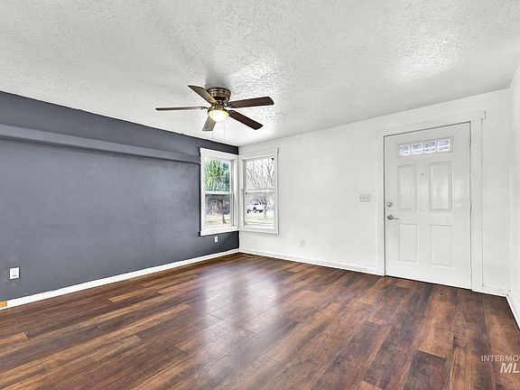 4th image of 42 N Greenleaf St