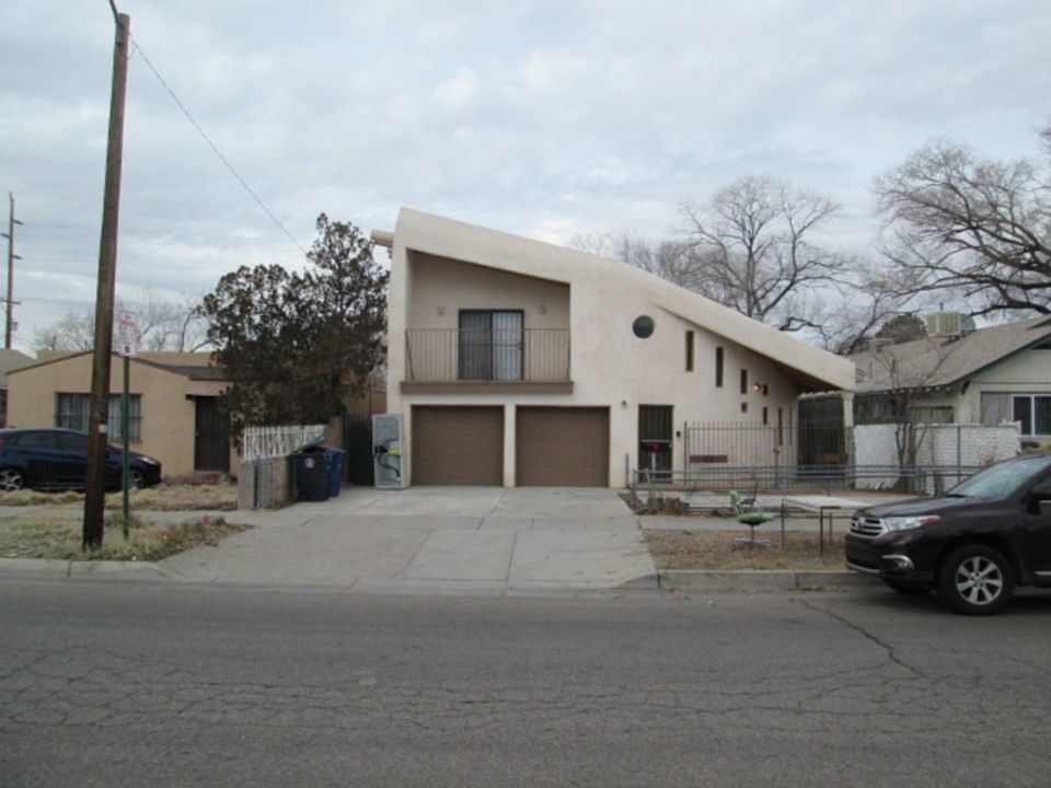 1st image of 215 Cornell Dr SE