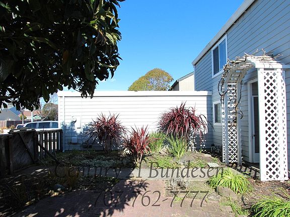 2nd image of 1504 Serpilio Way