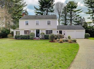 11 Harbour Rd, Barrington, RI 02806