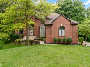 12214 Ridgeside Rd, Indianapolis, IN 46256