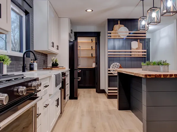 1102 Foster St, South Bend, IN 46617