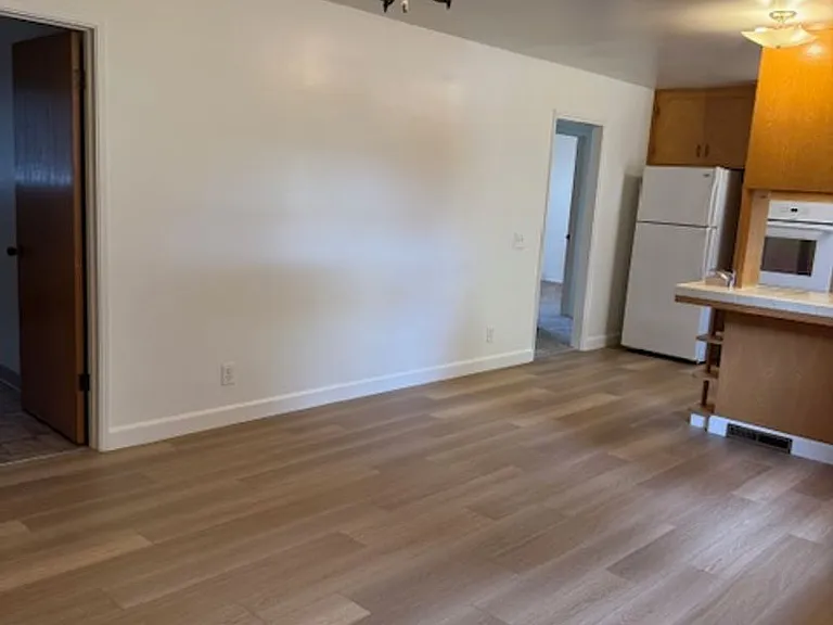 544 Van Buren St — Photo 16