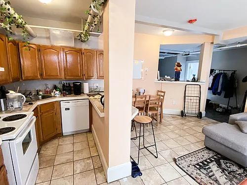 1056 Commonwealth Ave Photo 1