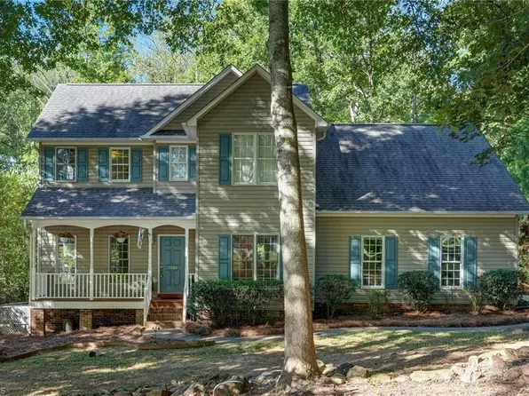 7509 Keating Dr, Oak Ridge, NC 27310