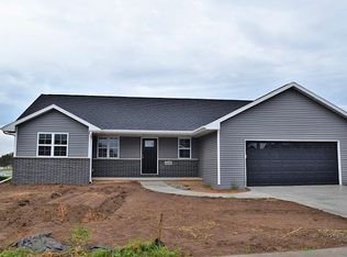 1649 Red Oak St, Green Bay, WI 54313