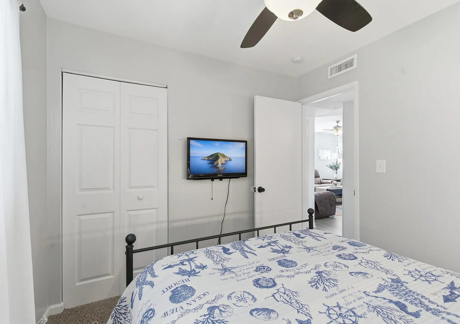Private Paradise 2 Bed House in St. Pete. Pool and Office — Photo 3