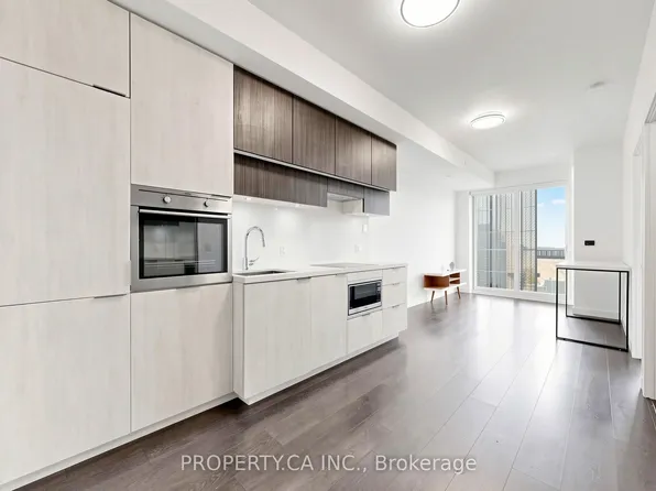 8 Eglinton Ave E, Toronto, ON