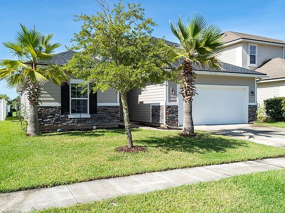 3rd image of 15462 Turkoman Cir