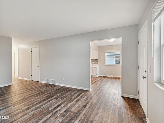 4th image of 5834 Curson Dr