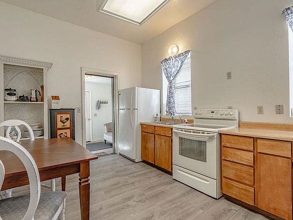 5th image of 4428 Warren St