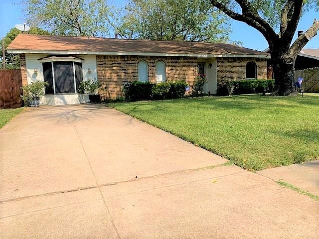 1st image of 123 Cambridge Dr