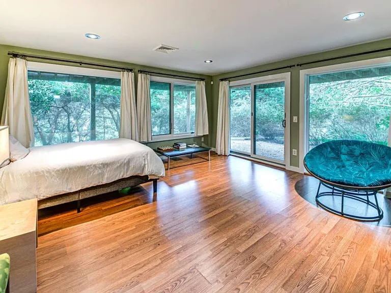 37 Gardiners Bay Dr — Photo 13