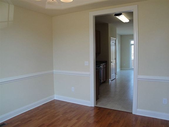 4th image of 33850 Connecticut Ave
