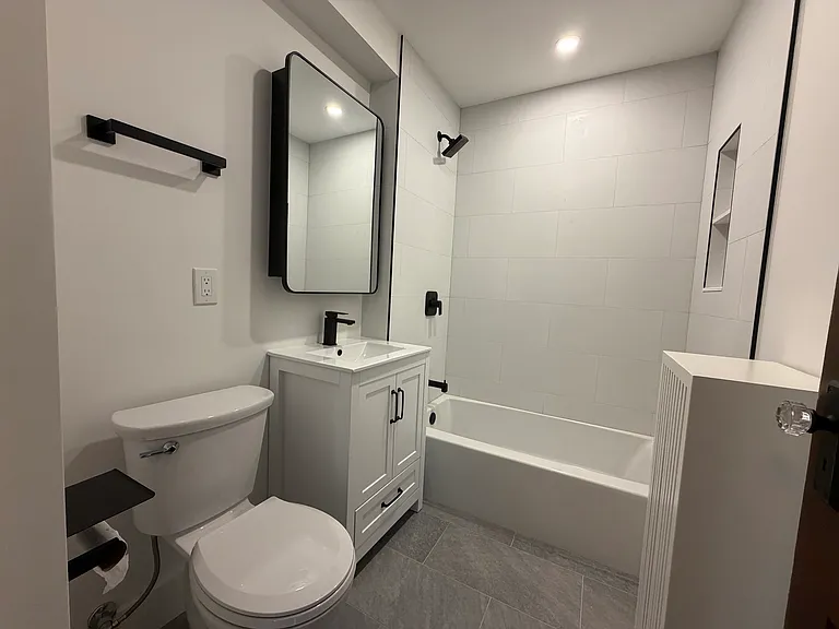 24 Louise St #24 — Photo 7