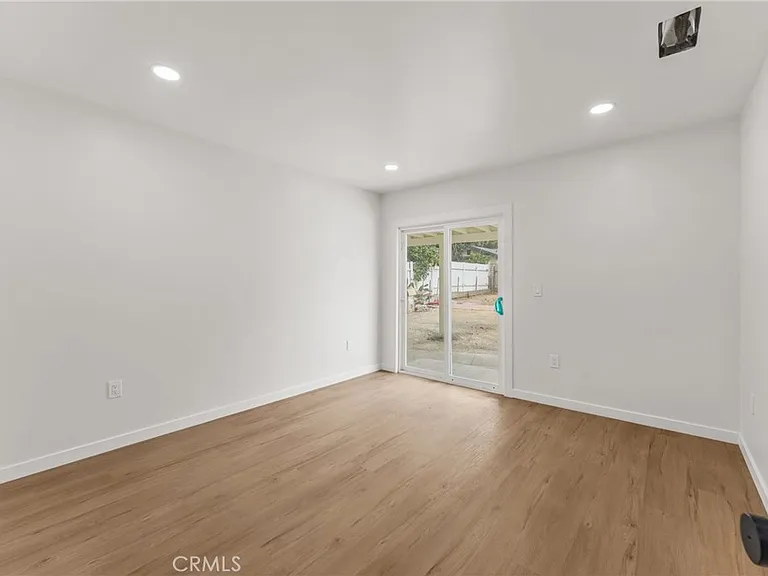 6222 Magnolia Ave — Photo 11