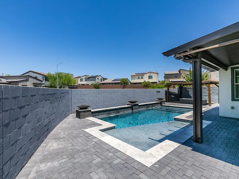 6915 Fordham Creek St — Photo 45