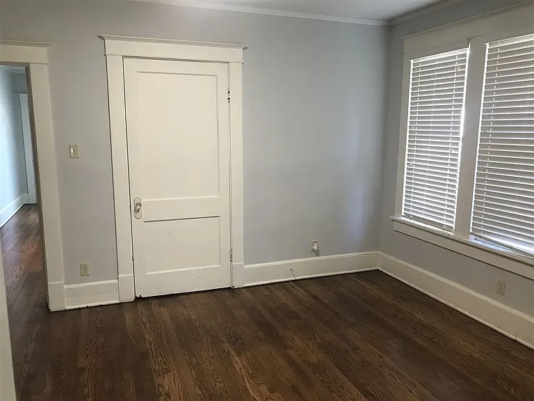 688 S Mansfield St — Photo 8