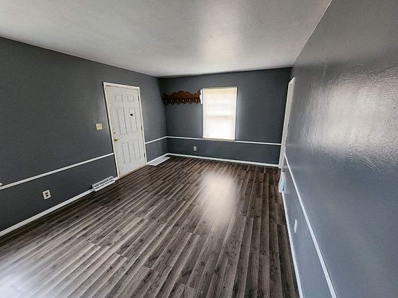 2nd image of 859 E Avondale Ave