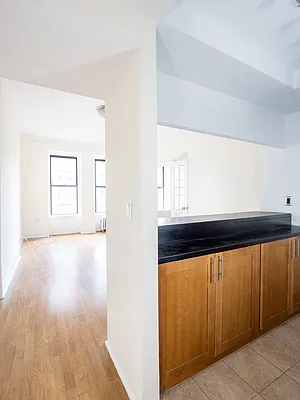 Rented by City Connections Realty | media 5