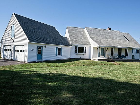 2nd image of 520 Foxes Ridge Road