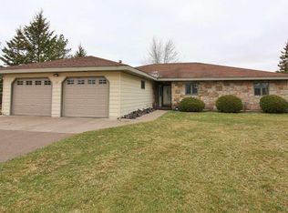 11 F Hayes Ct, Superior, WI 54880