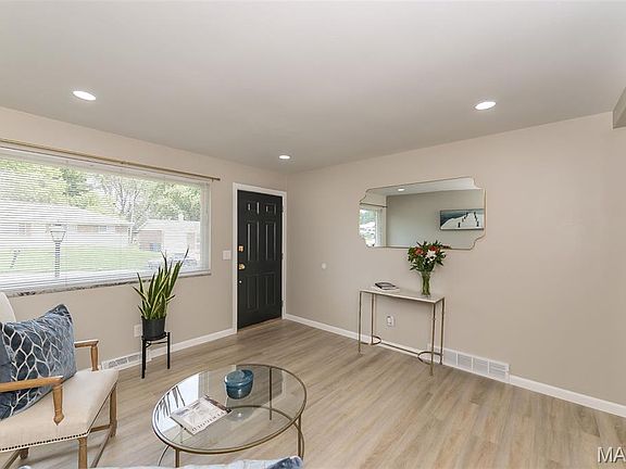 5th image of 1548 Cove Ln