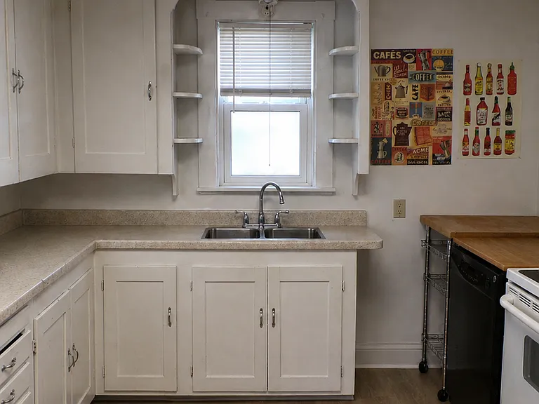 227 Main St — Photo 3