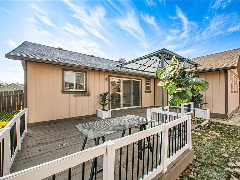 13734 W Meadowdale Dr — Photo 39
