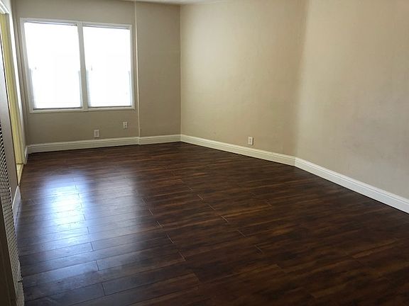 5th image of 787 22nd St APT 207