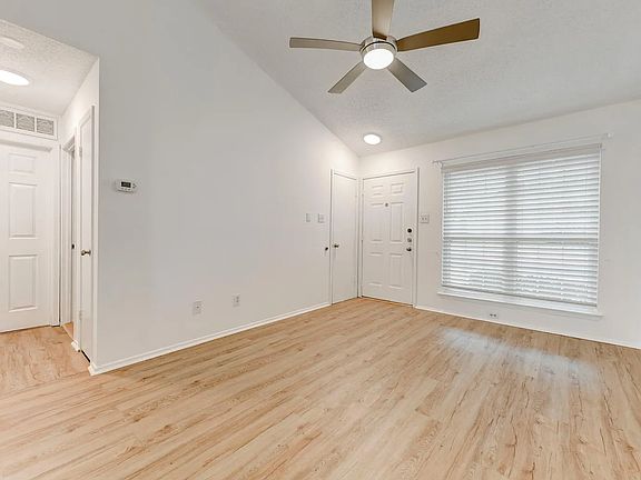 3rd image of 1015 E Yager Ln Unit 67