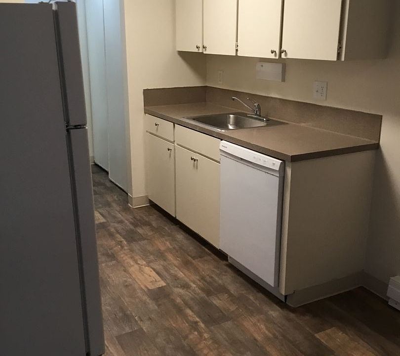 1st image of 2135 SE 122nd Ave #16