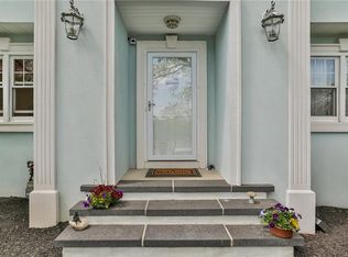 6 Heather Dr, Airmont, NY 10901