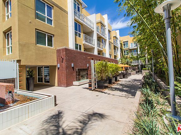 4th image of 21301 Erwin St Unit 208