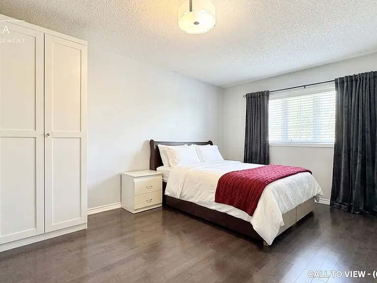 84 Olympia Cres #1 — Photo 7