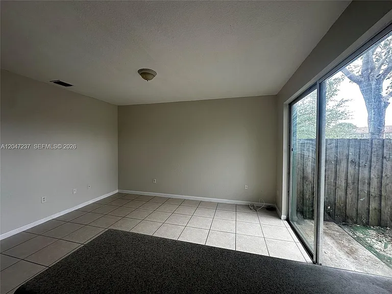 2812 SE 16th Ave #121 — Photo 10
