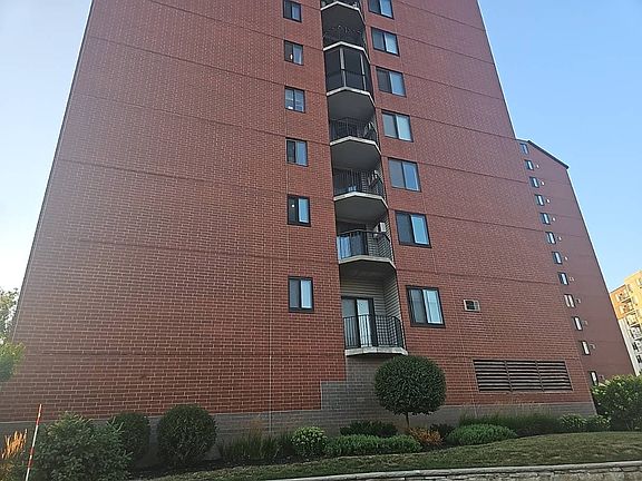 3rd image of 6500 Woodlake Dr APT 705
