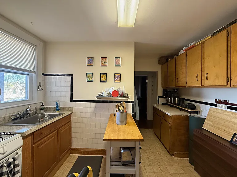 235 Highland Ave #3 — Photo 1
