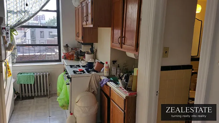 Rented by ZealEstate Group Inc | media 37