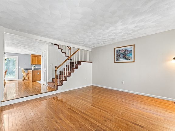 4th image of 905 Wellman Ave Unit 905