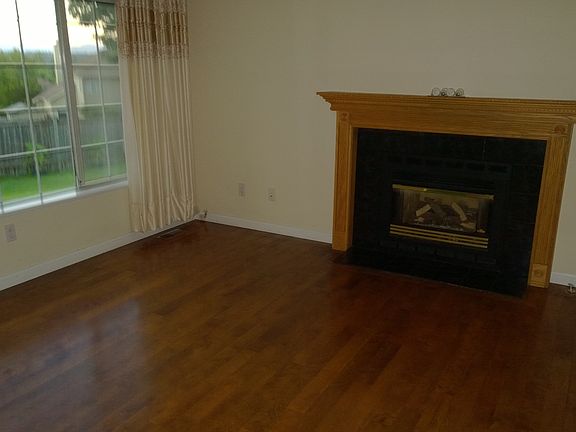 3rd image of 1710 221st Pl NE