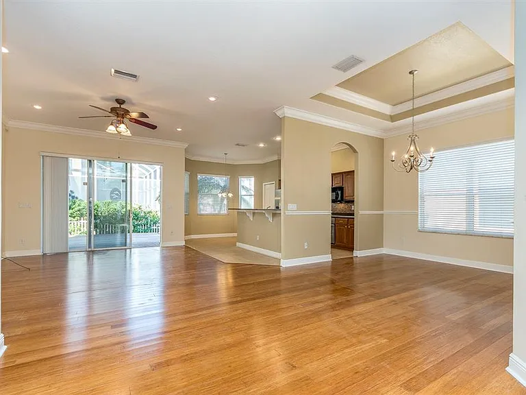 10639 Hatteras Dr — Photo 4