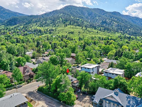 Nestled into foothills, bike path, Boulder Creek, and abundant west side hiking steps away.