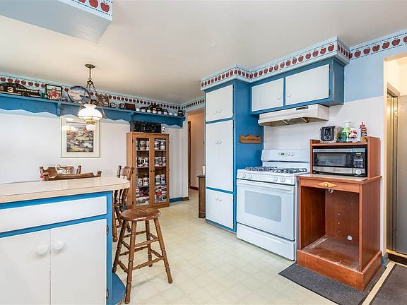 Kitchen dining
