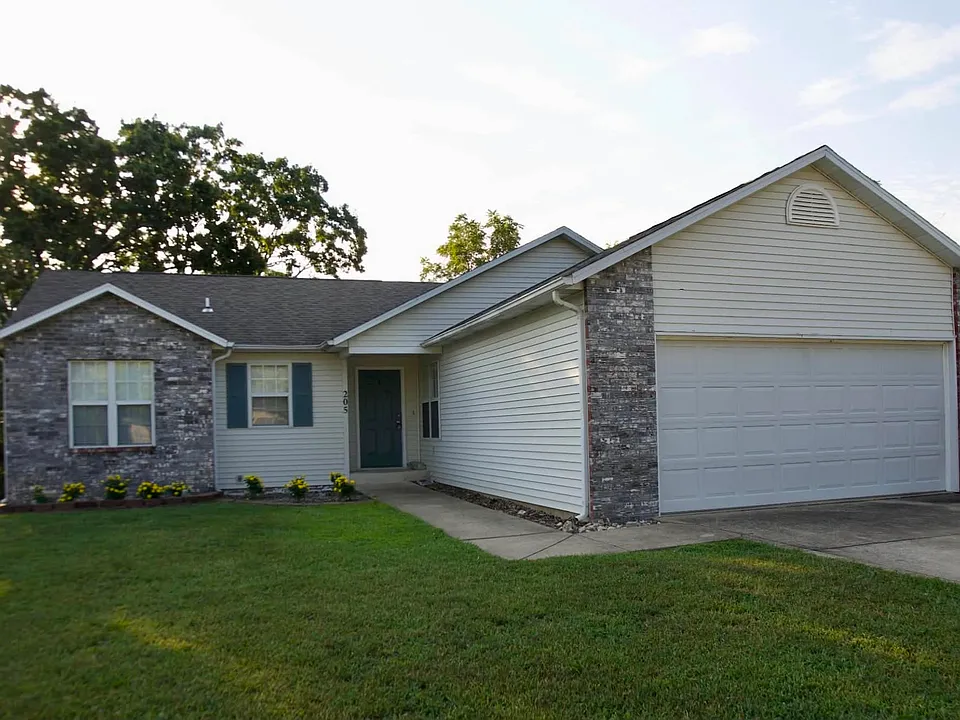 205 Meadow Rdg N