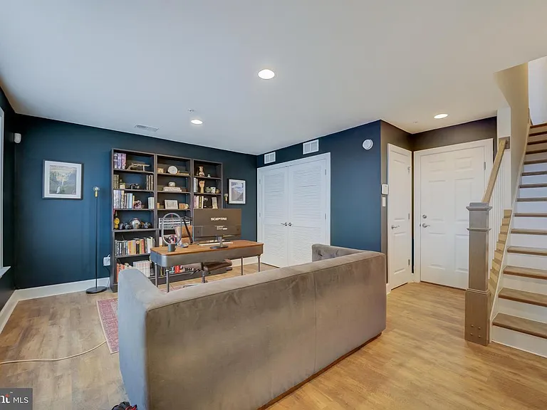 6512 47th St — Photo 8