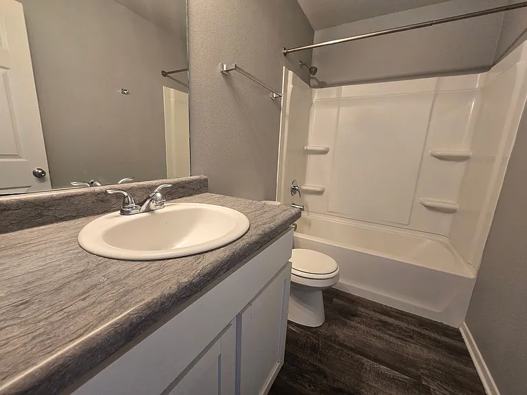 2416 Kenneth Dr — Photo 5