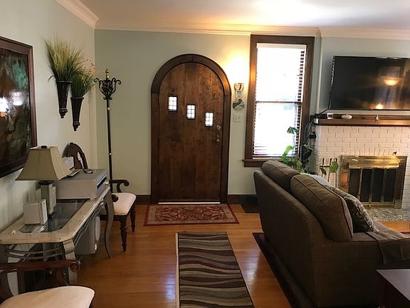 3rd image of 4215 Pine St