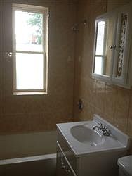 2nd image of 34 Balfour St #2