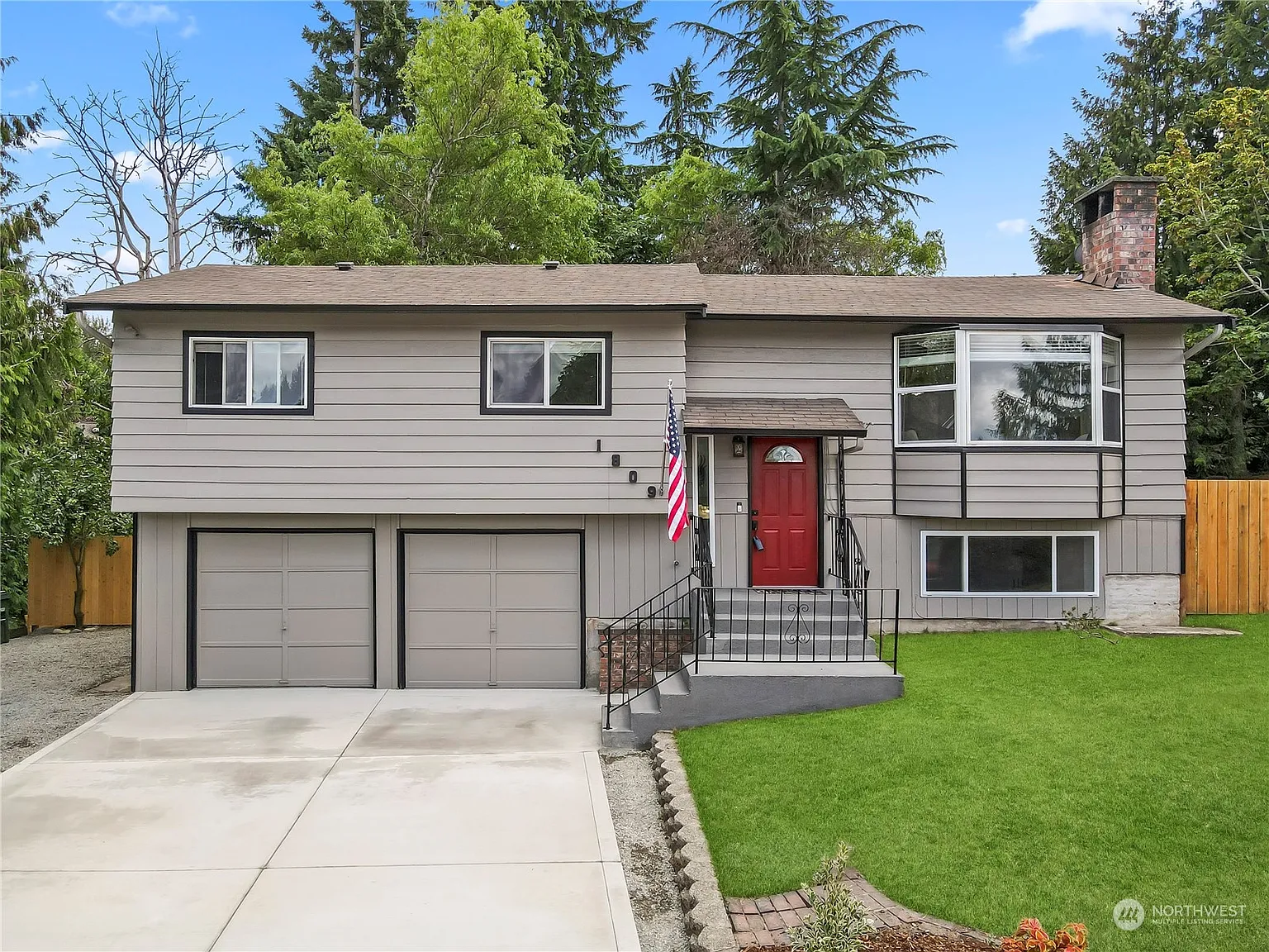 1809 Tartan Court photo 1